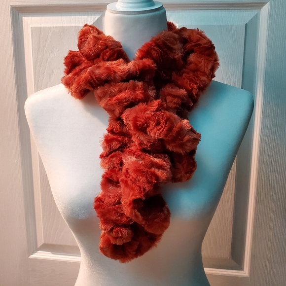 Faux Fur Orange Scarf NWOT - Picture 2 of 13